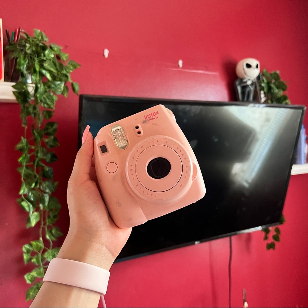 INSTAX MINI 8 POLAROID CAMERA